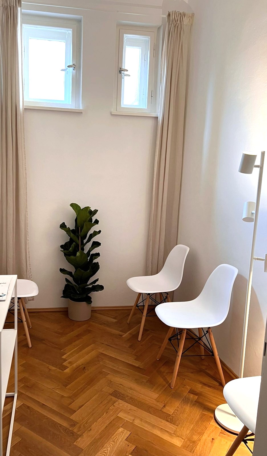 Wartebereich Privatpraxis Psychotherapie Adler München